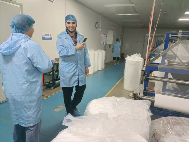 Външна търговия облак за новини за новини от клиентите от Близкия Изток